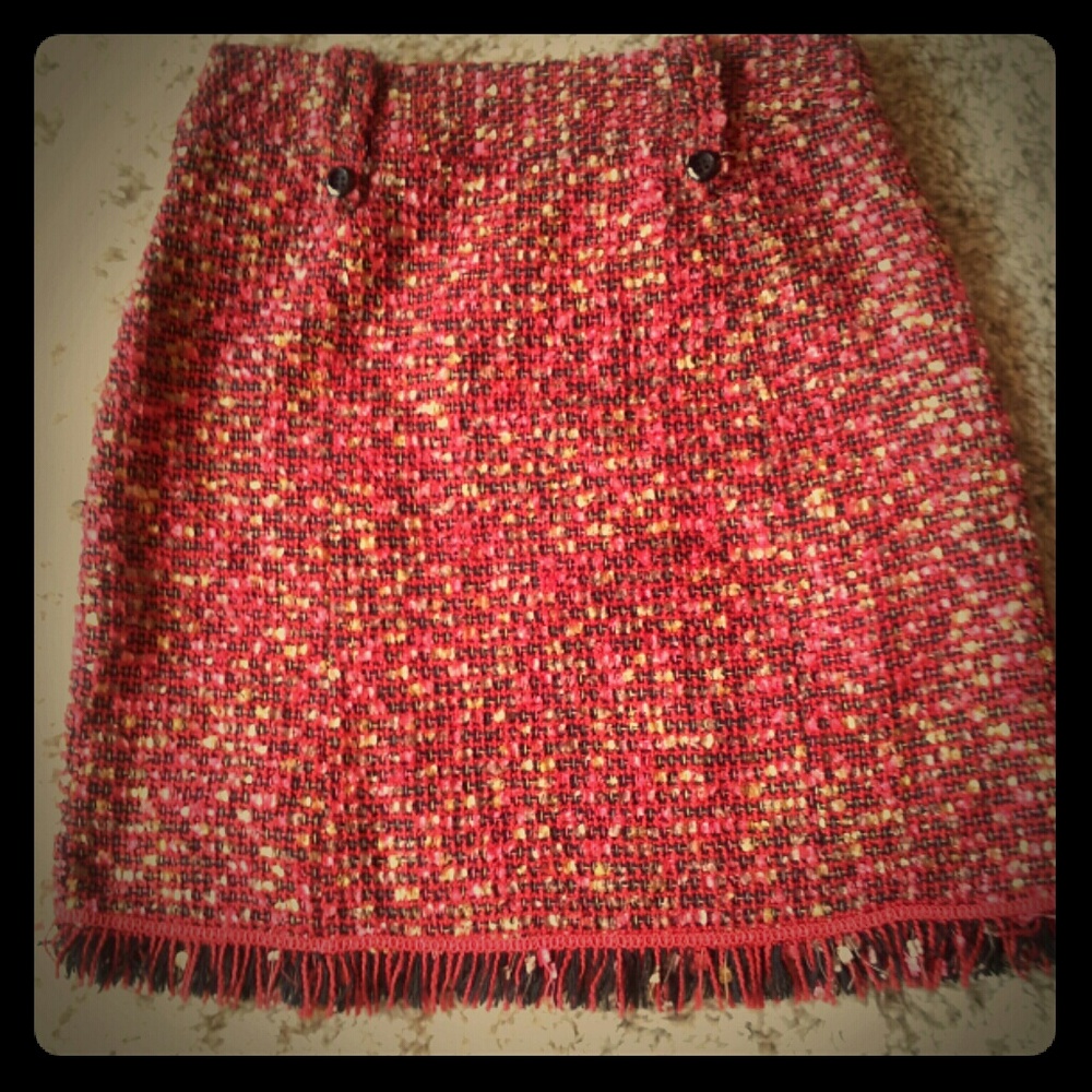 ⬇️JUST REDUCED 💥Above the knee skirt💥